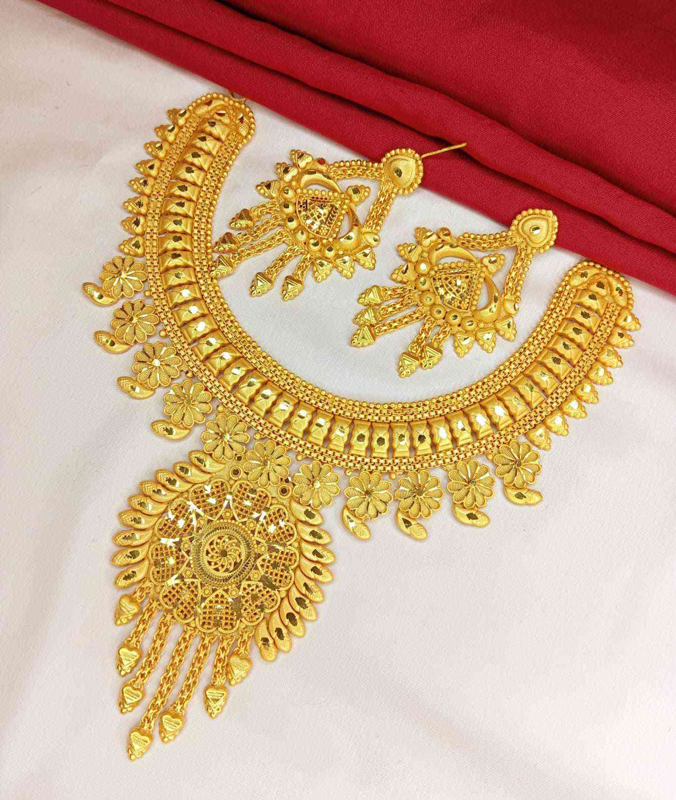 গোল্ড প্লেটেড(নেকলেস )